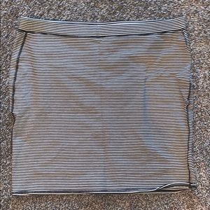 Old Navy Black and White Striped Pencil Skirt